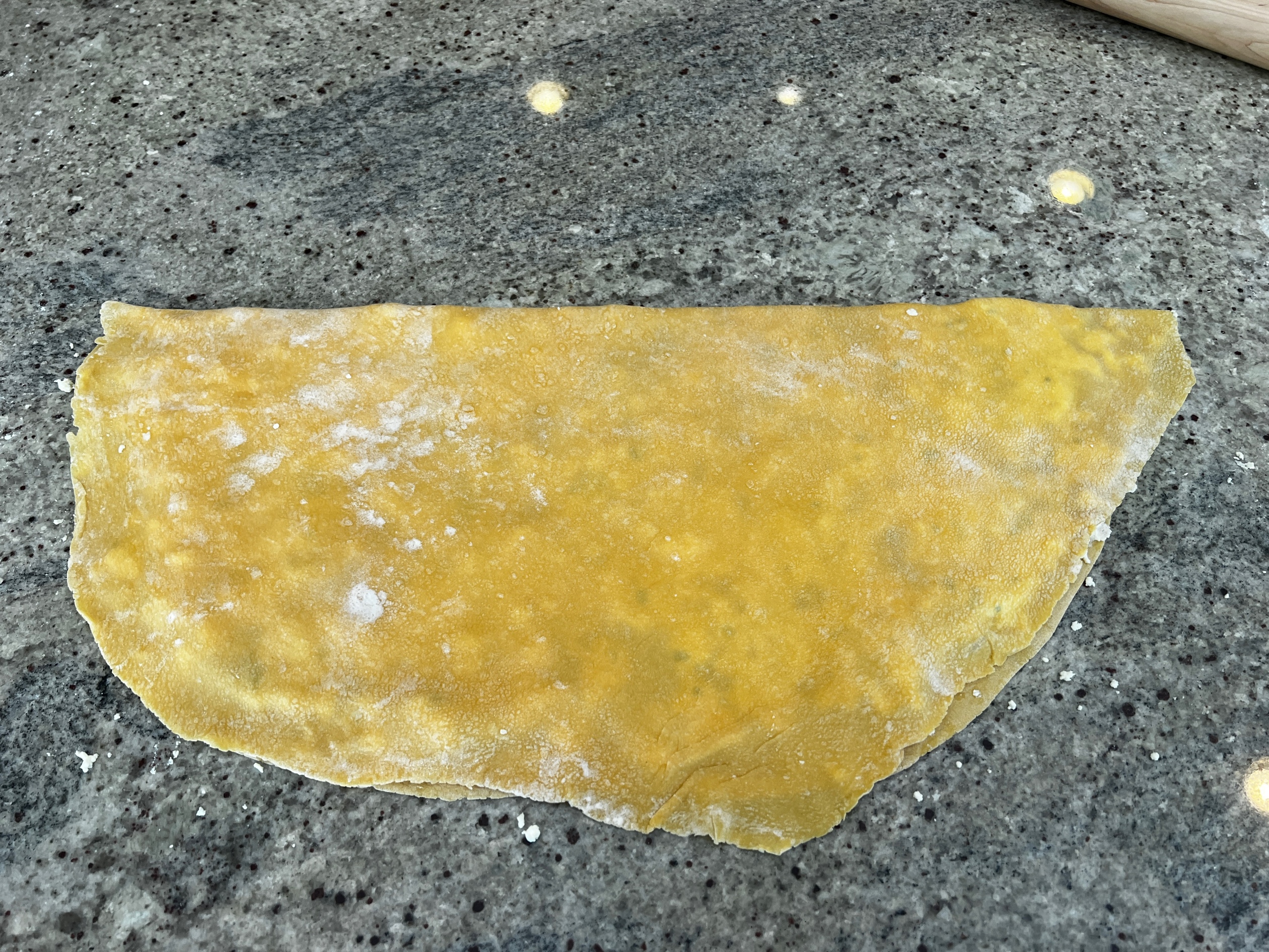 Immagine che contiene terreno, aria aperta, giallo, roccia
Descrizione generata automaticamente