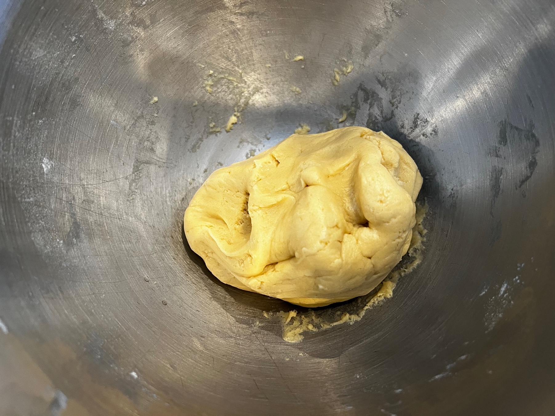 Immagine che contiene impasto, Spuntino, Stoviglie e teglie, Impasto
Descrizione generata automaticamente